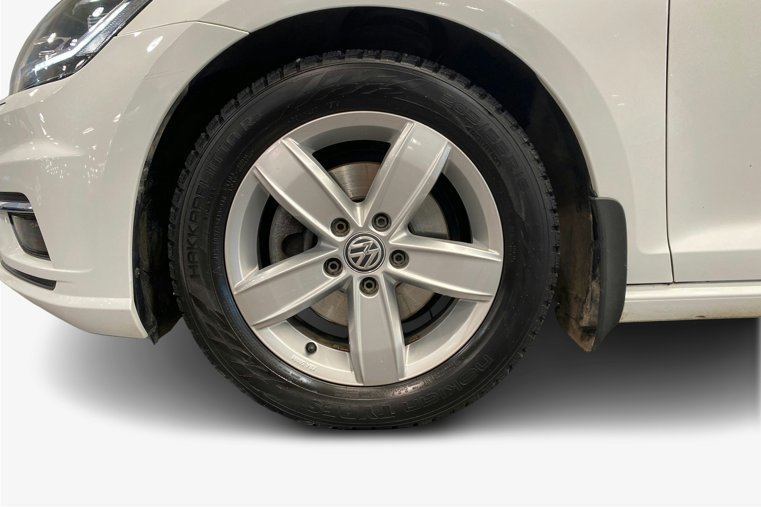 valkoinen Volkswagen Golf 2019 kuva 11.