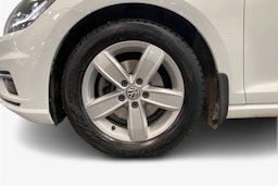 valkoinen Volkswagen Golf 2019 kuva 11.