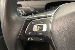 valkoinen Volkswagen Golf 2019 kuva 17.