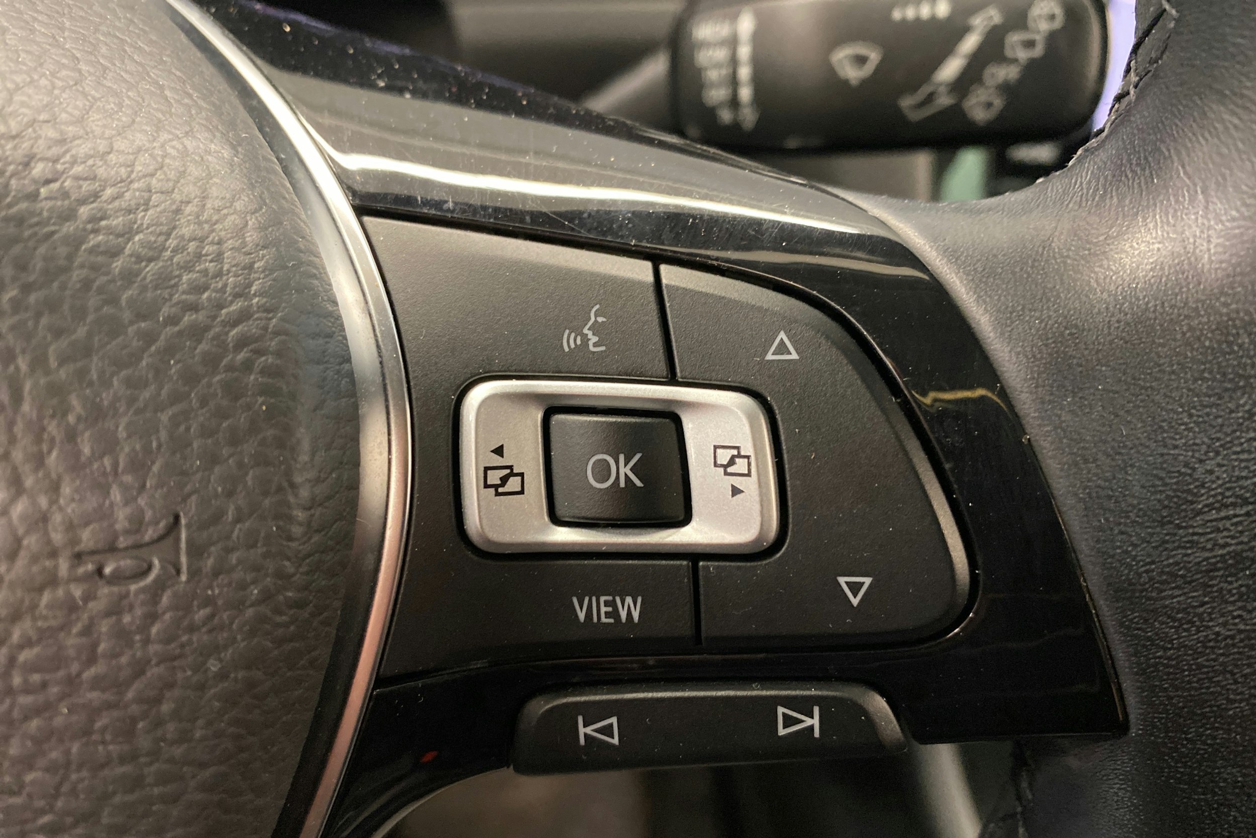 valkoinen Volkswagen Golf 2019 kuva 18.