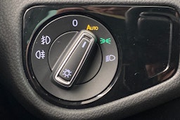 valkoinen Volkswagen Golf 2019 kuva 19.