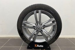 valkoinen Volkswagen Golf 2019 kuva 23.