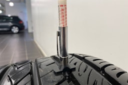 valkoinen Volkswagen Golf 2019 kuva 24.