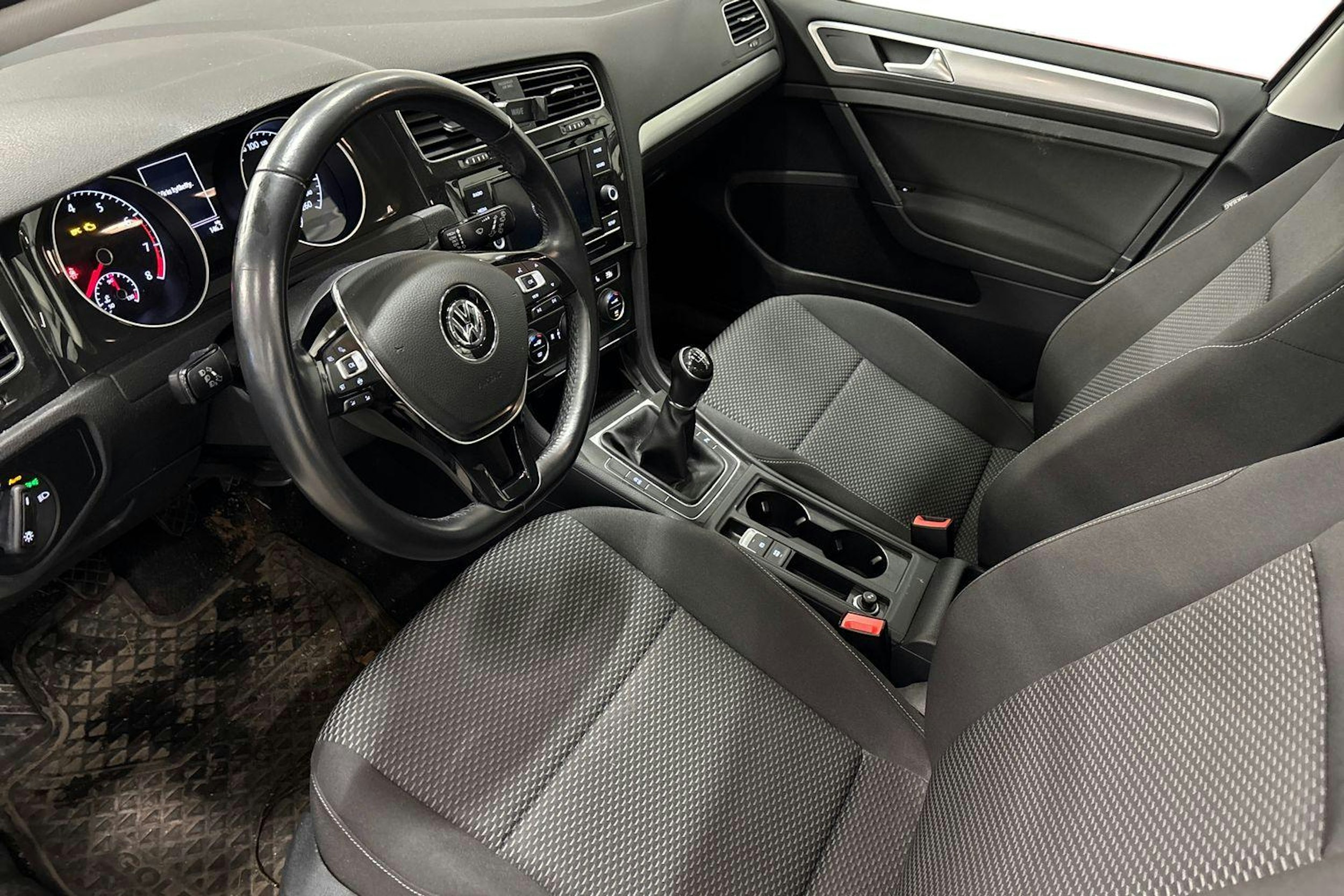 harmaa Volkswagen Golf 2019 kuva 3.