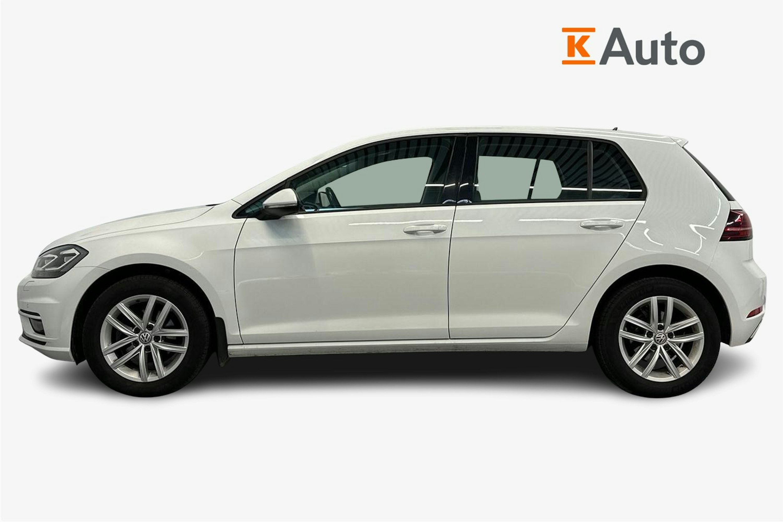 valkoinen Volkswagen Golf 2019 kuva 6.