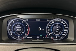 valkoinen Volkswagen Golf 2019 kuva 21.