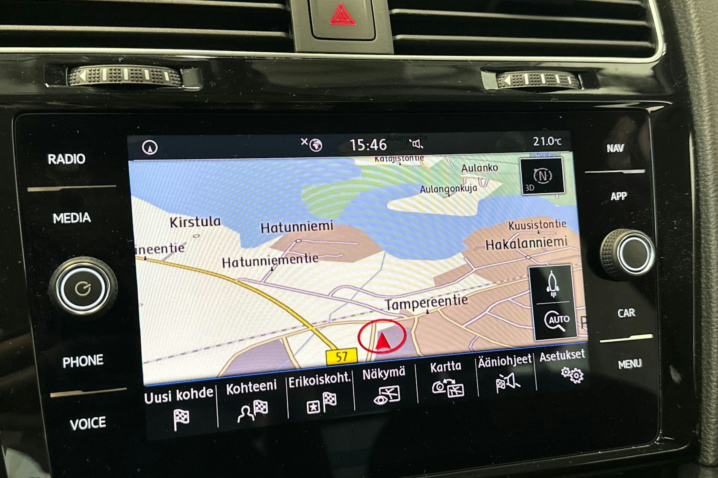 valkoinen Volkswagen Golf 2019 kuva 24.