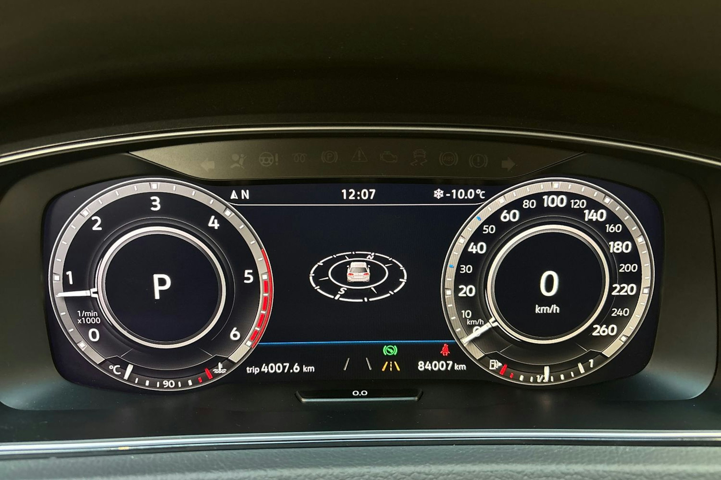 punainen Volkswagen Golf 2019 kuva 18.