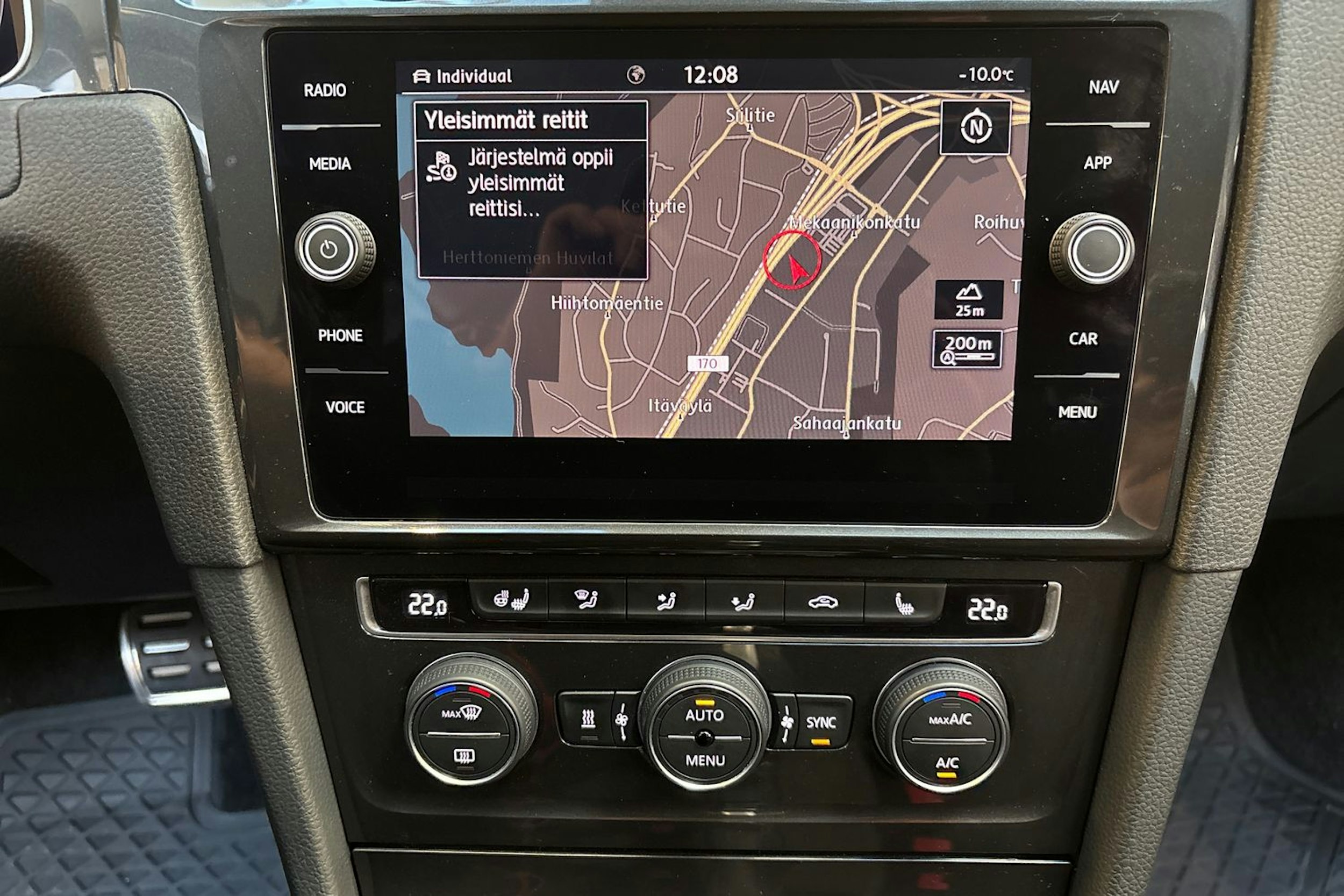 punainen Volkswagen Golf 2019 kuva 20.