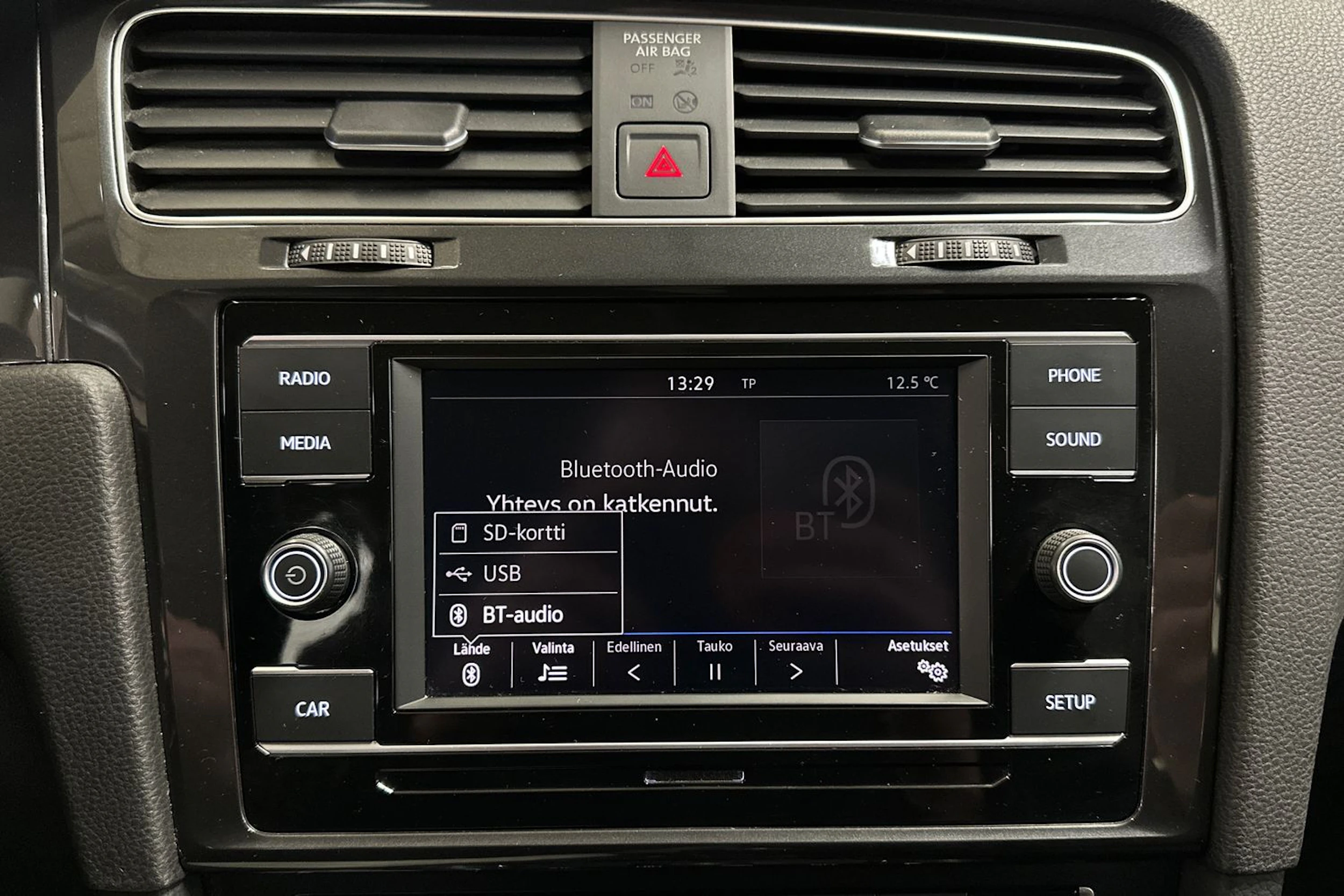valkoinen Volkswagen Golf 2019 kuva 11.