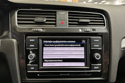 valkoinen Volkswagen Golf 2019 kuva 12.