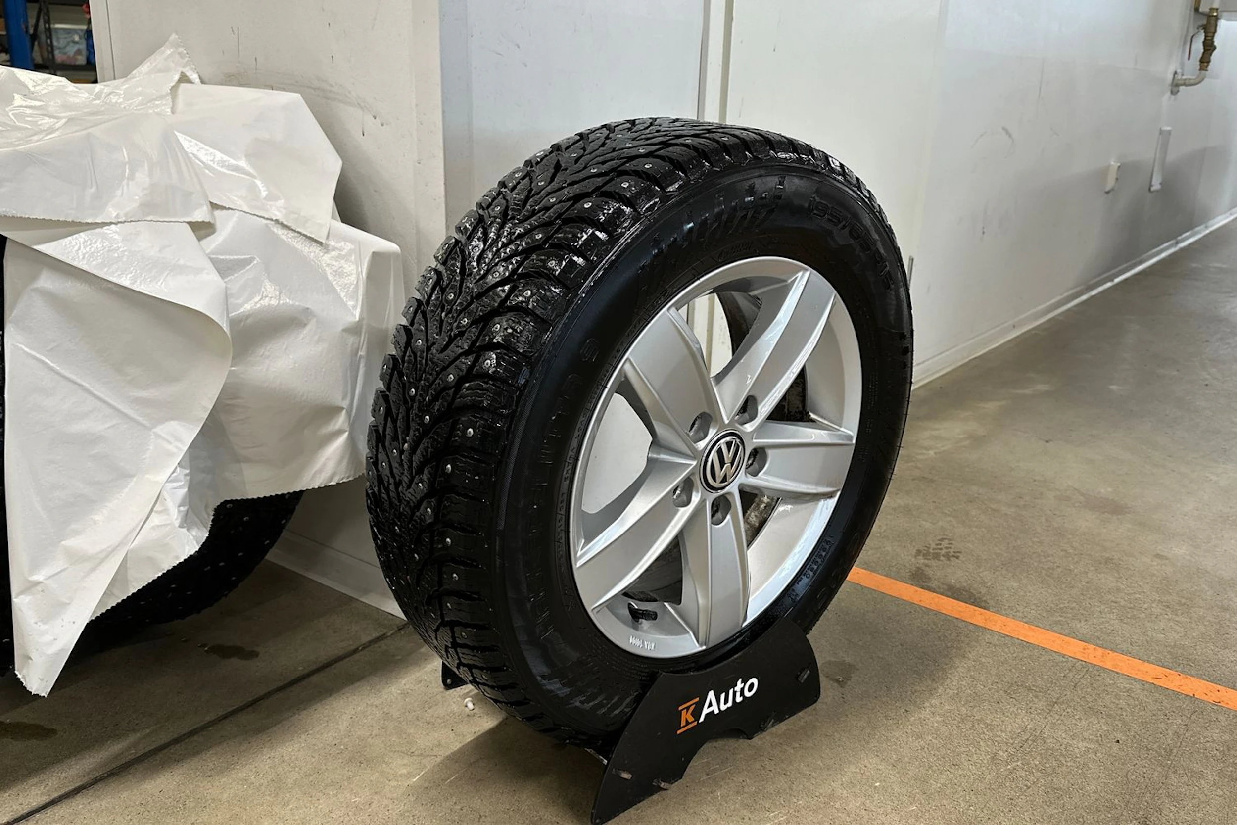 valkoinen Volkswagen Golf 2019 kuva 20.