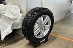 valkoinen Volkswagen Golf 2019 kuva 20.