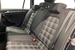 musta Volkswagen Golf 2019 kuva 8.