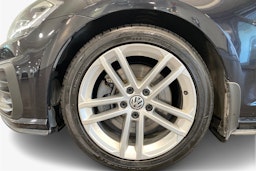 musta Volkswagen Golf 2019 kuva 9.