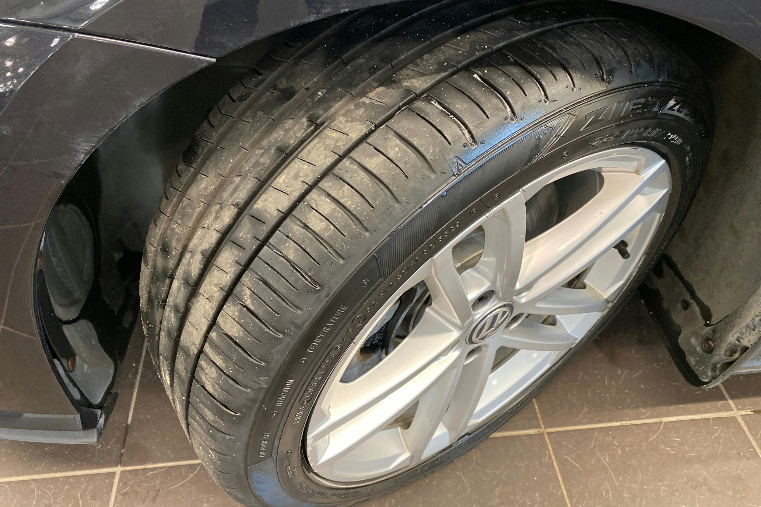 musta Volkswagen Golf 2019 kuva 10.