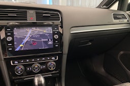 musta Volkswagen Golf 2019 kuva 18.