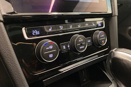 musta Volkswagen Golf 2019 kuva 19.