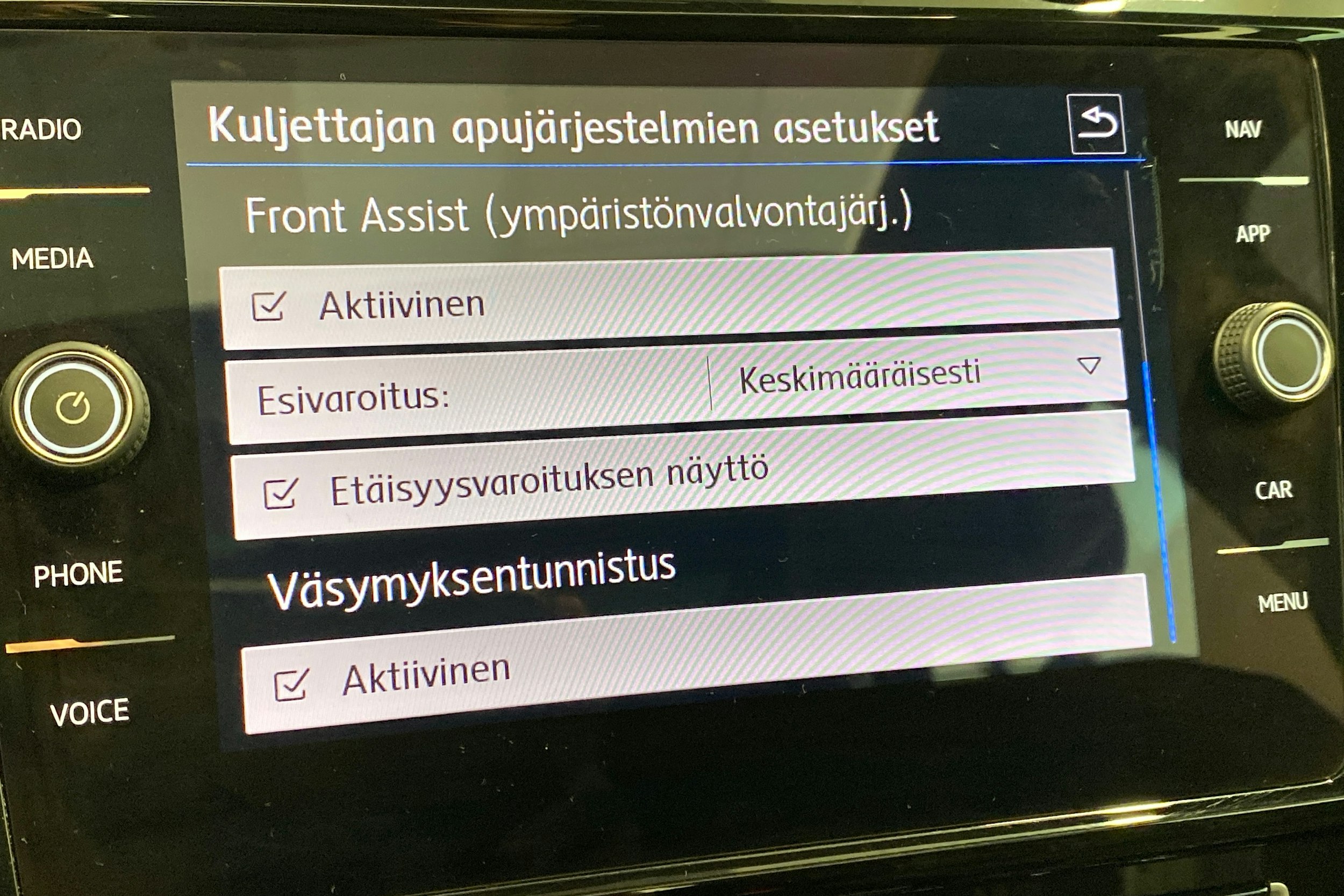 musta Volkswagen Golf 2019 kuva 25.