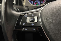 valkoinen Volkswagen Golf 2019 kuva 16.
