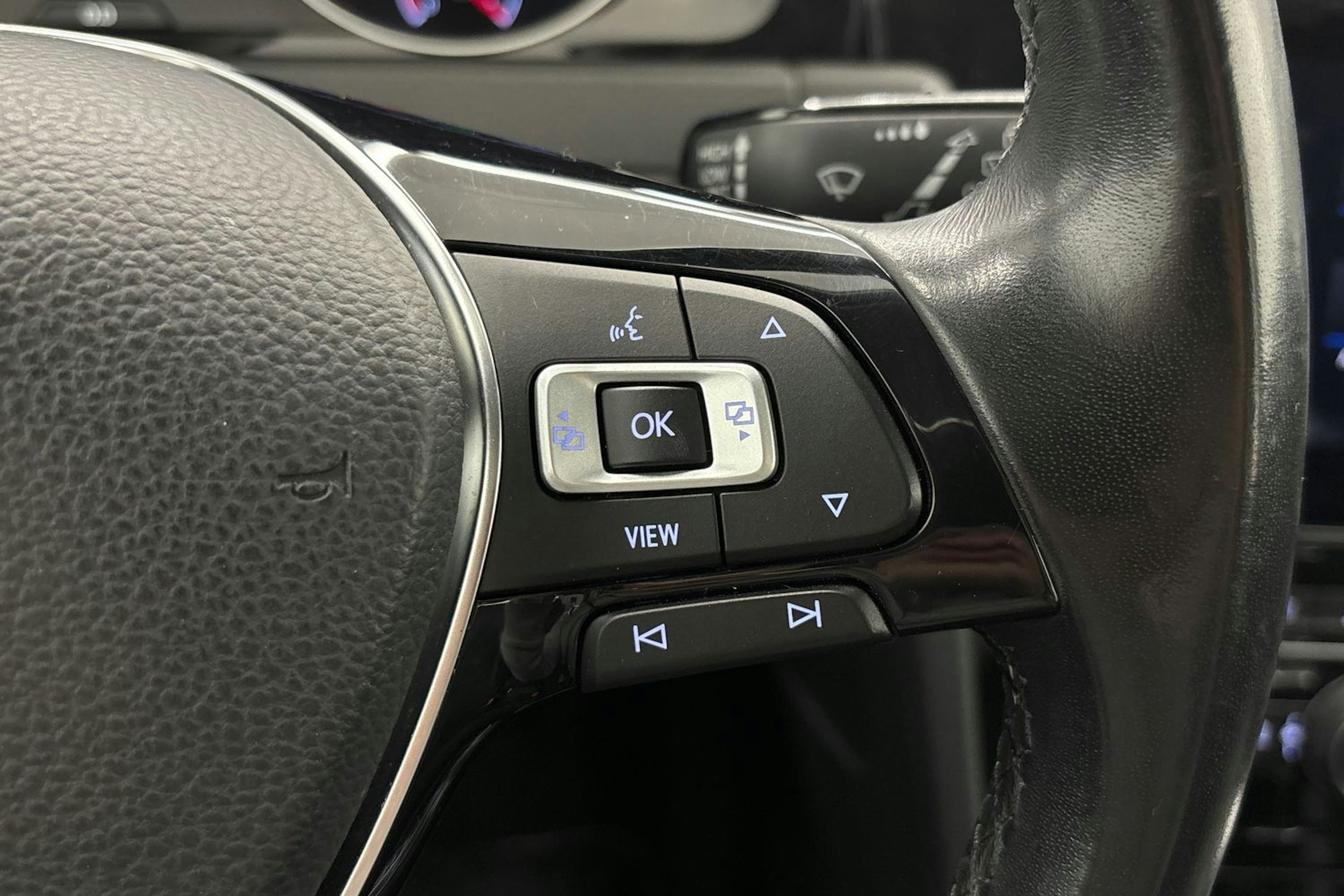 valkoinen Volkswagen Golf 2019 kuva 17.