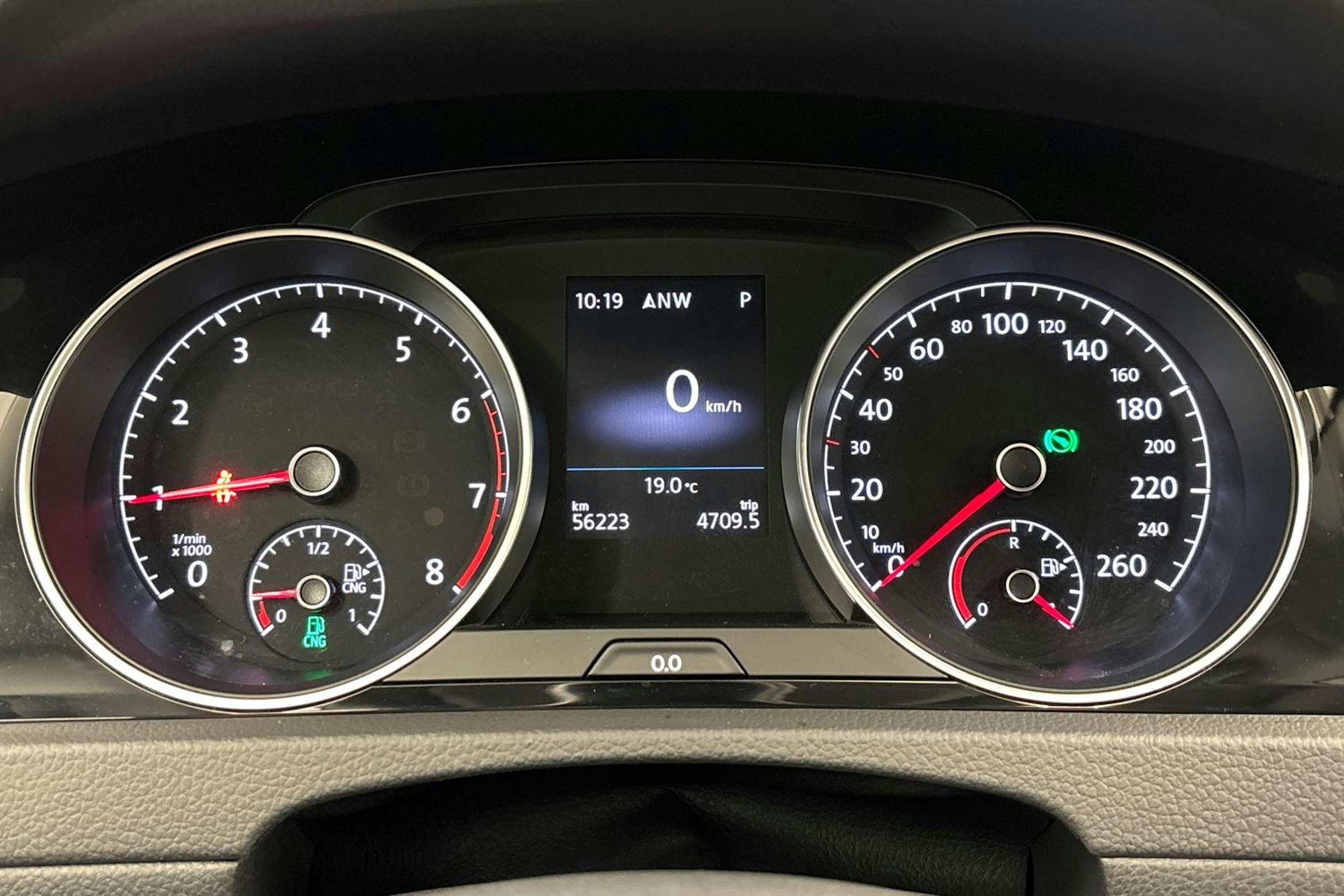 valkoinen Volkswagen Golf 2019 kuva 18.