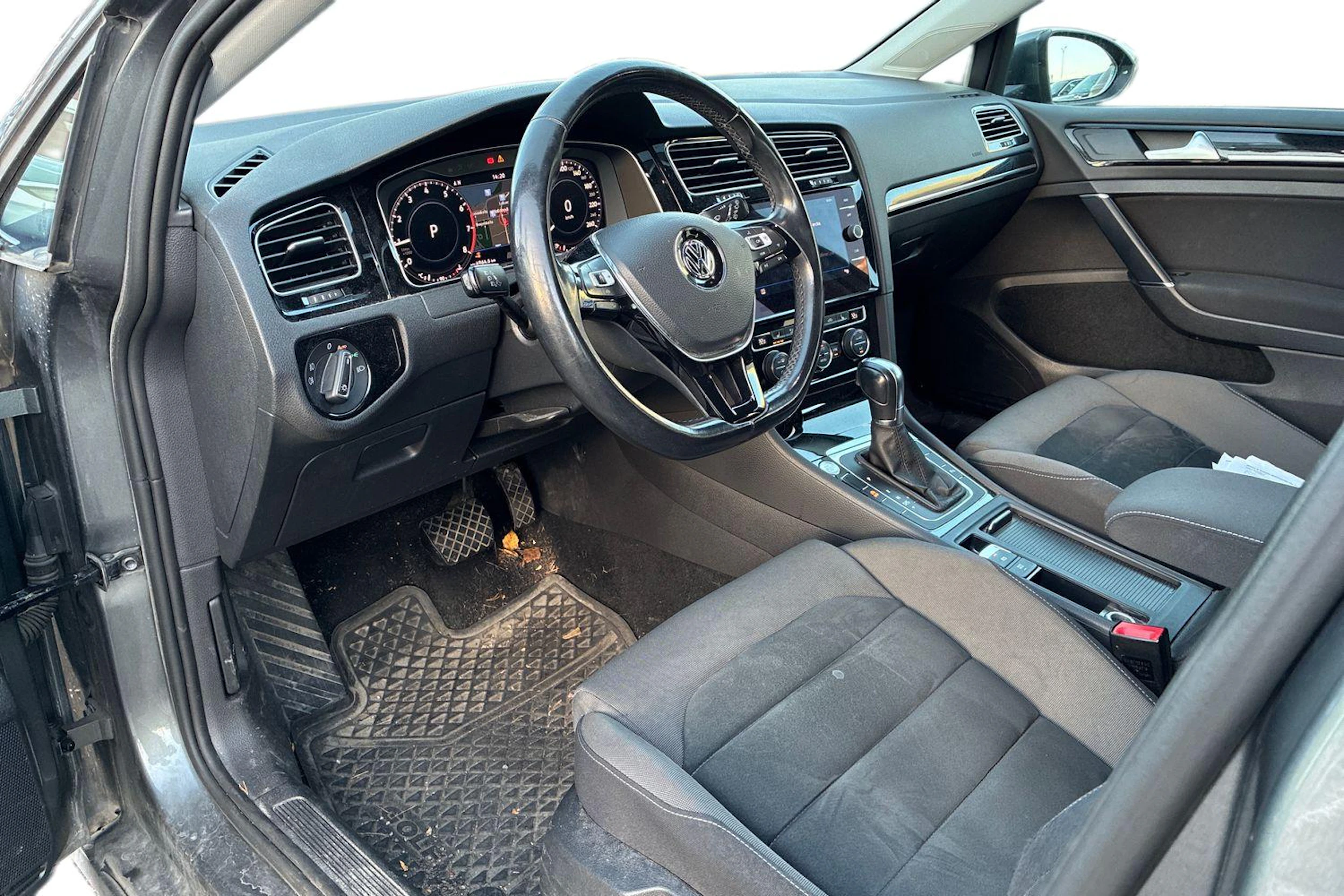 harmaa Volkswagen Golf 2019 kuva 3.