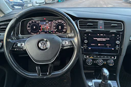harmaa Volkswagen Golf 2019 kuva 4.