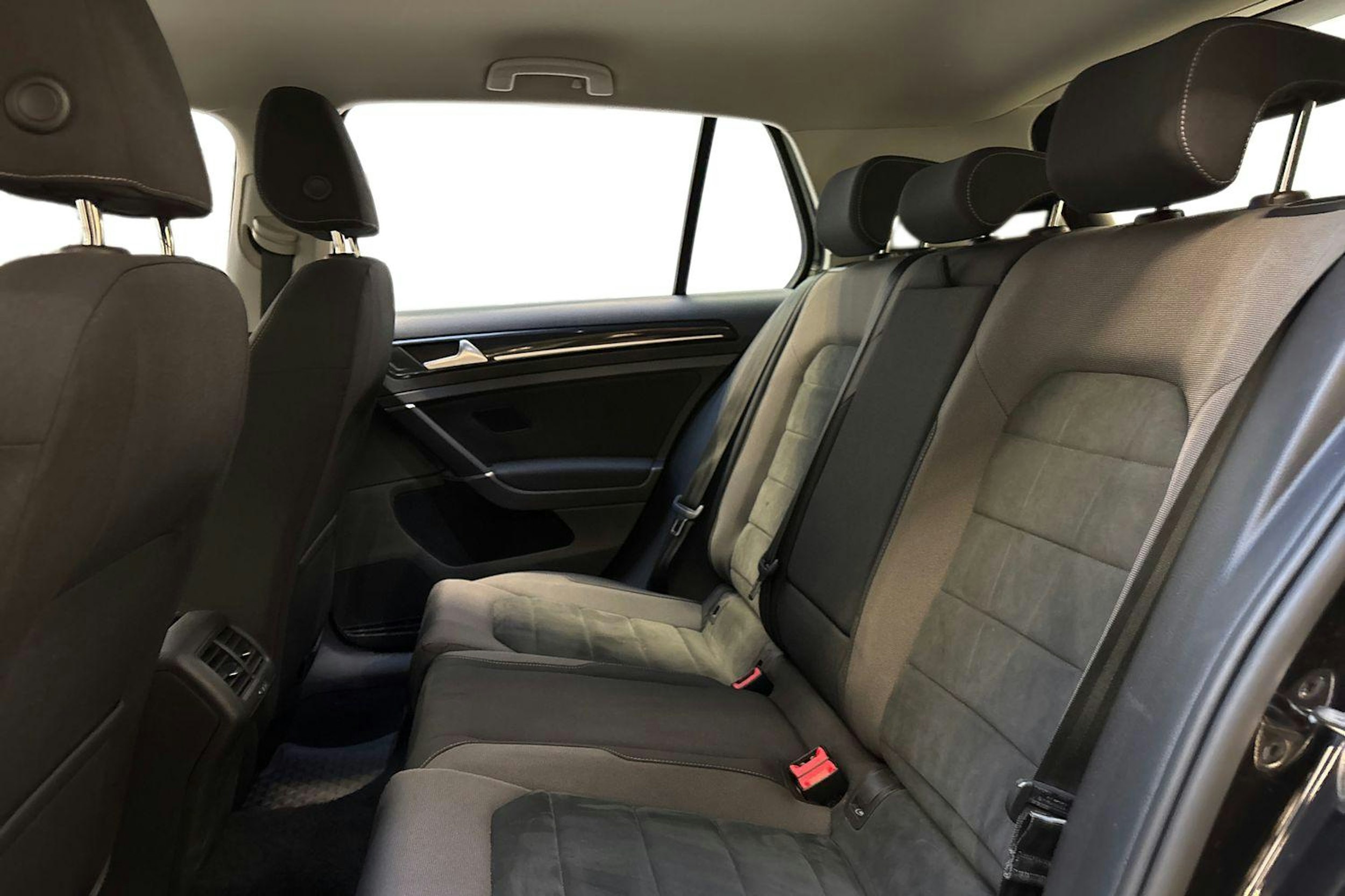 musta Volkswagen Golf 2019 kuva 10.