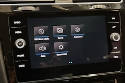 musta Volkswagen Golf 2019 kuva 22.