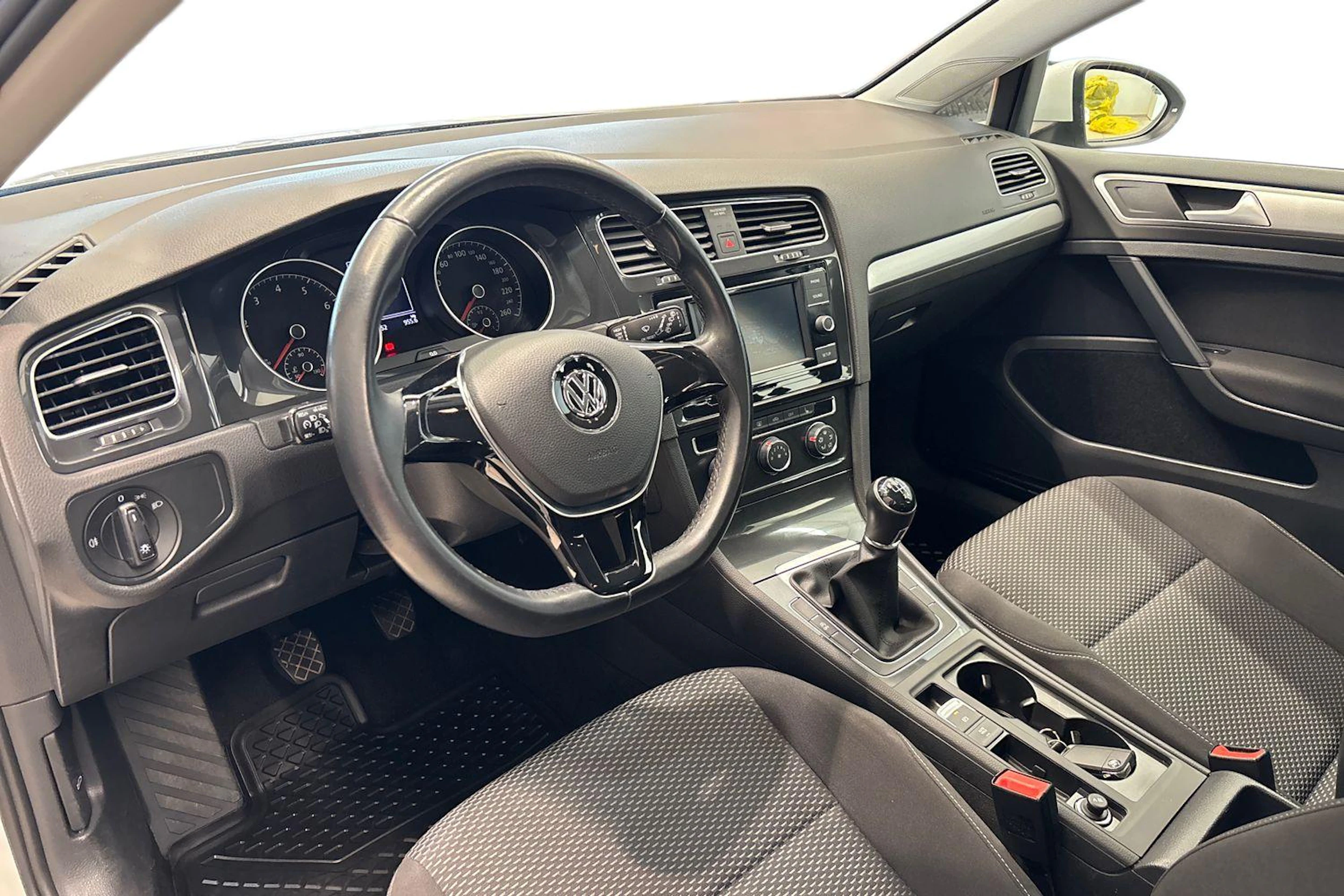 Valkoinen Volkswagen GOLF 2019 kuva 8.