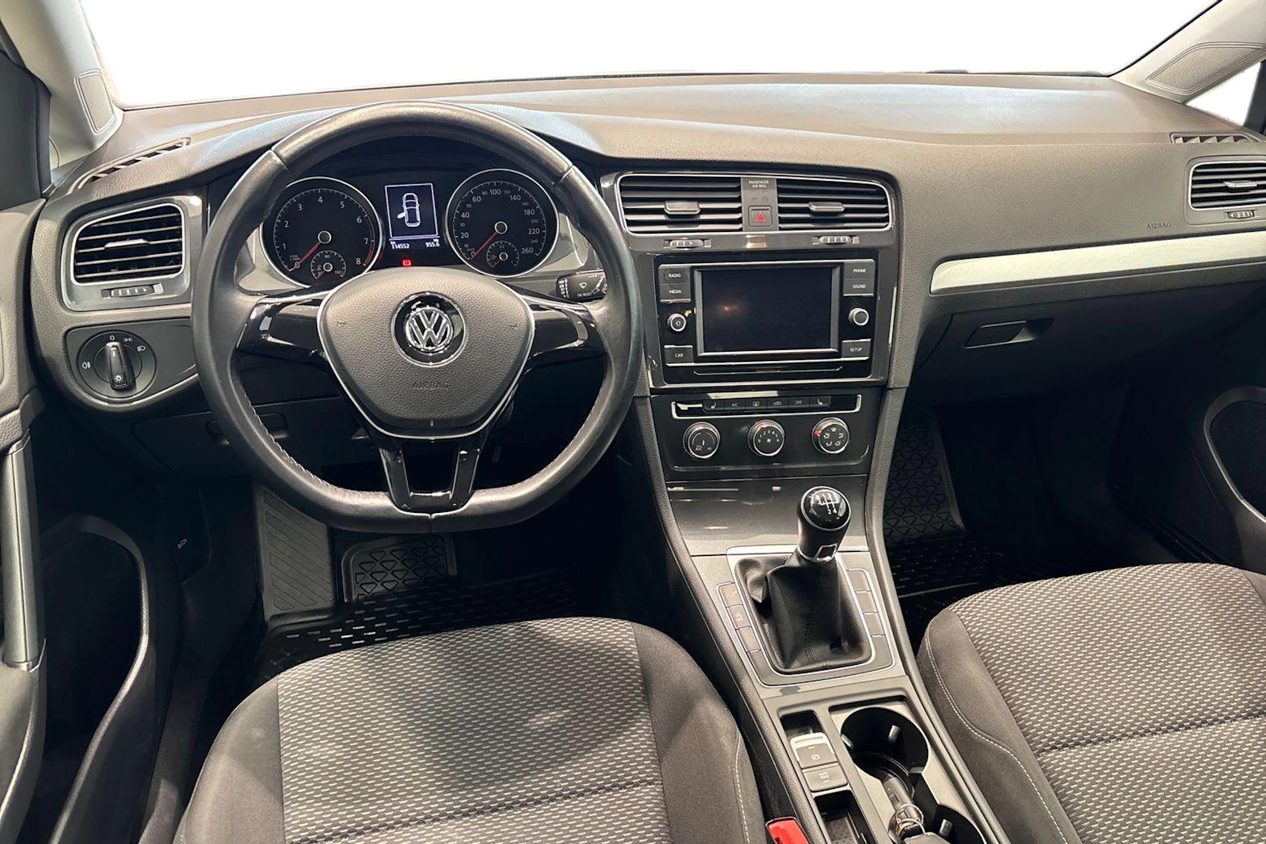 Valkoinen Volkswagen GOLF 2019 kuva 9.