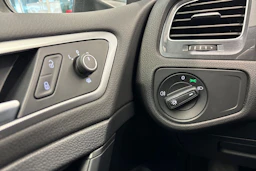 Valkoinen Volkswagen GOLF 2019 kuva 19.