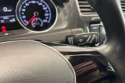 Valkoinen Volkswagen GOLF 2019 kuva 22.