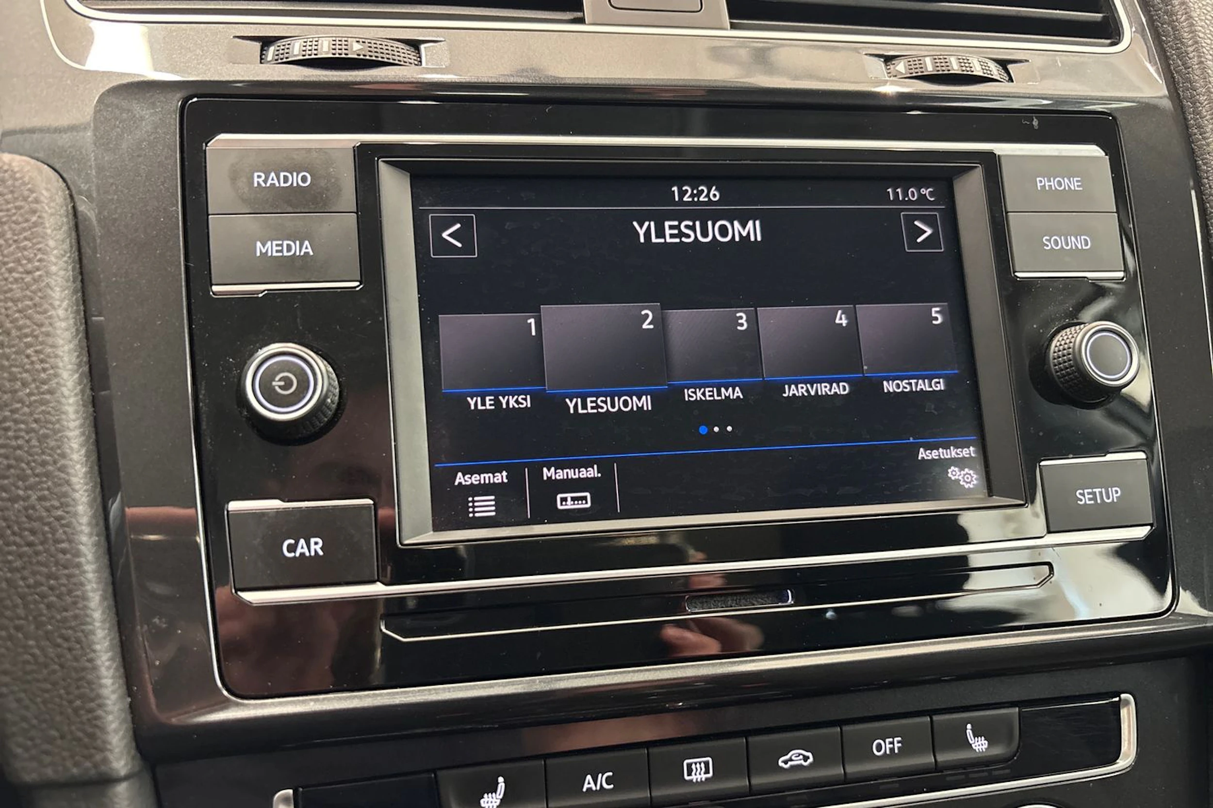 Valkoinen Volkswagen GOLF 2019 kuva 23.