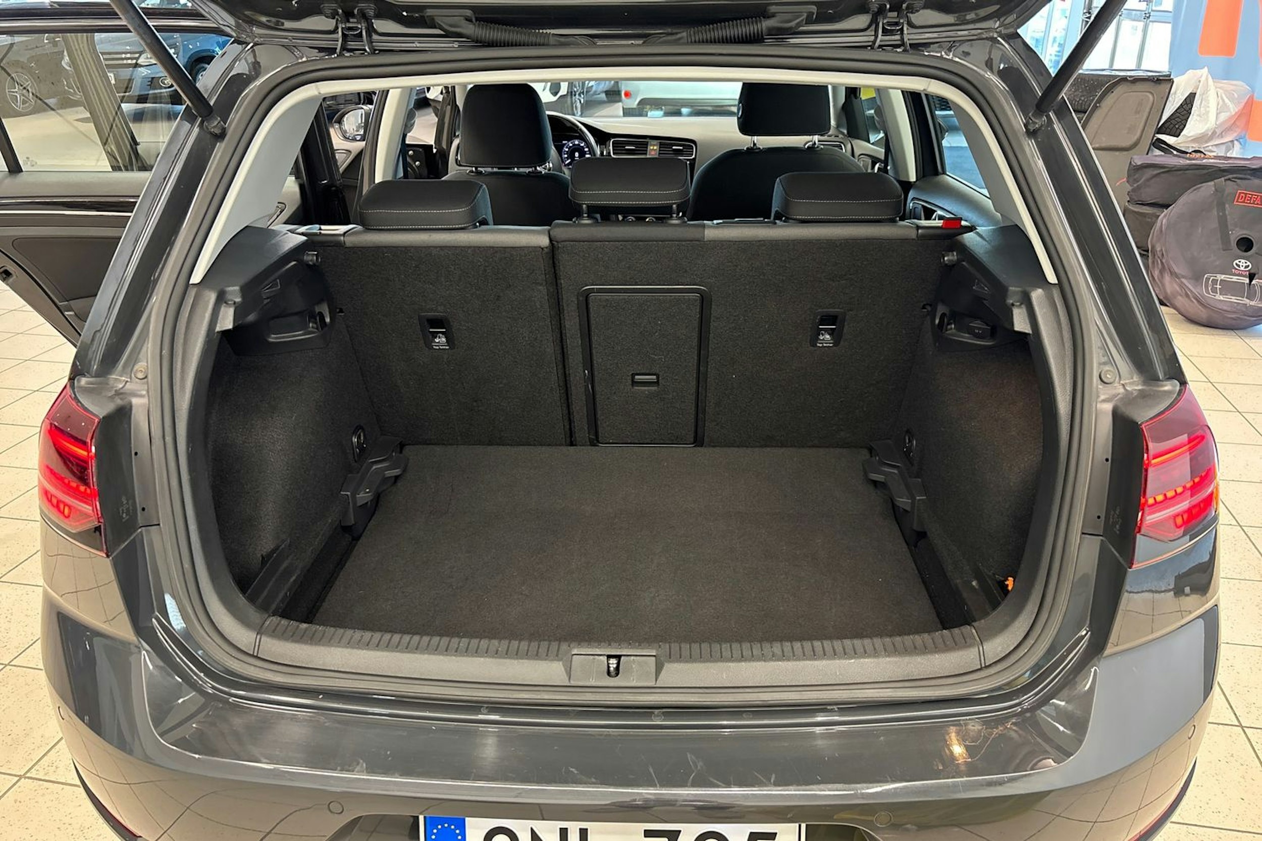 Harmaa Volkswagen GOLF 2019 kuva 15.