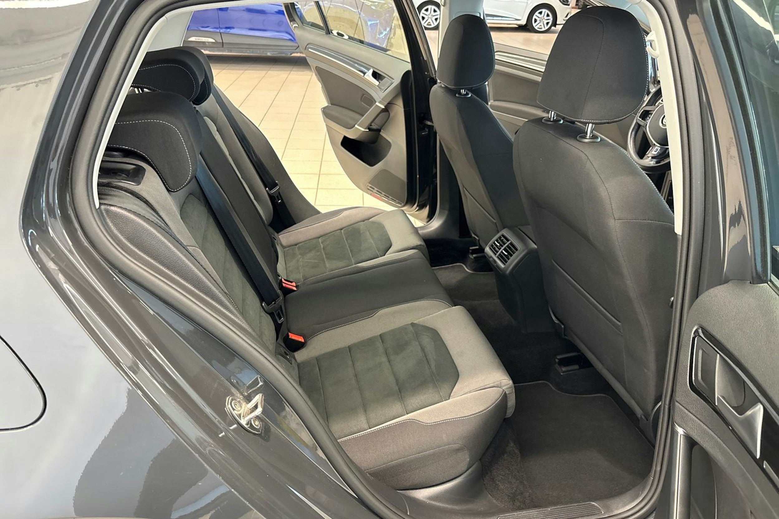 Harmaa Volkswagen GOLF 2019 kuva 16.