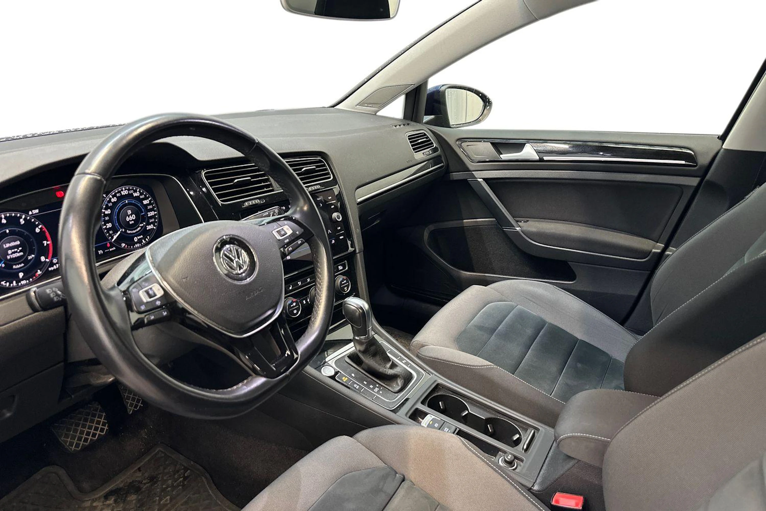 Sininen Volkswagen GOLF 2019 kuva 3.