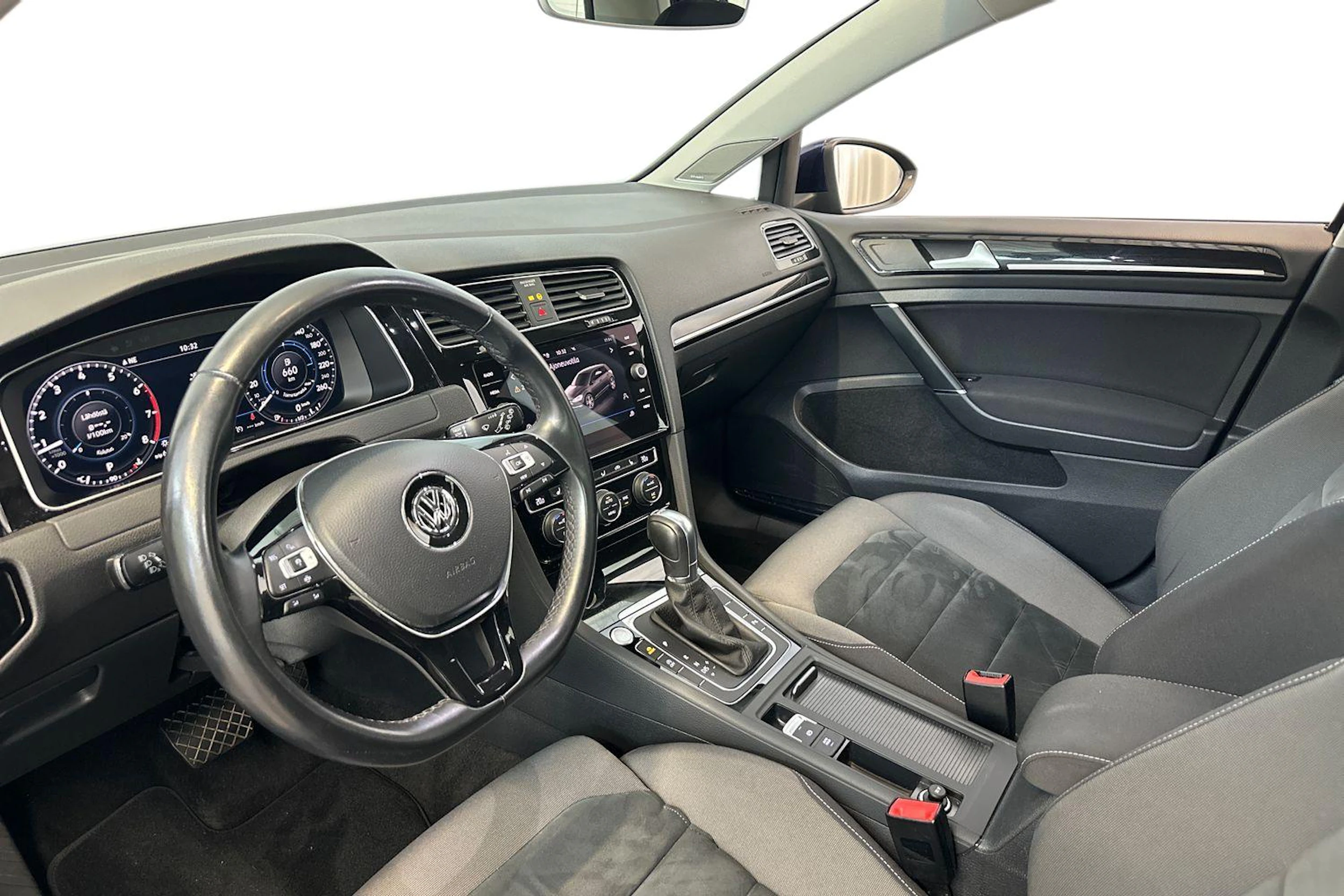 Sininen Volkswagen GOLF 2019 kuva 6.