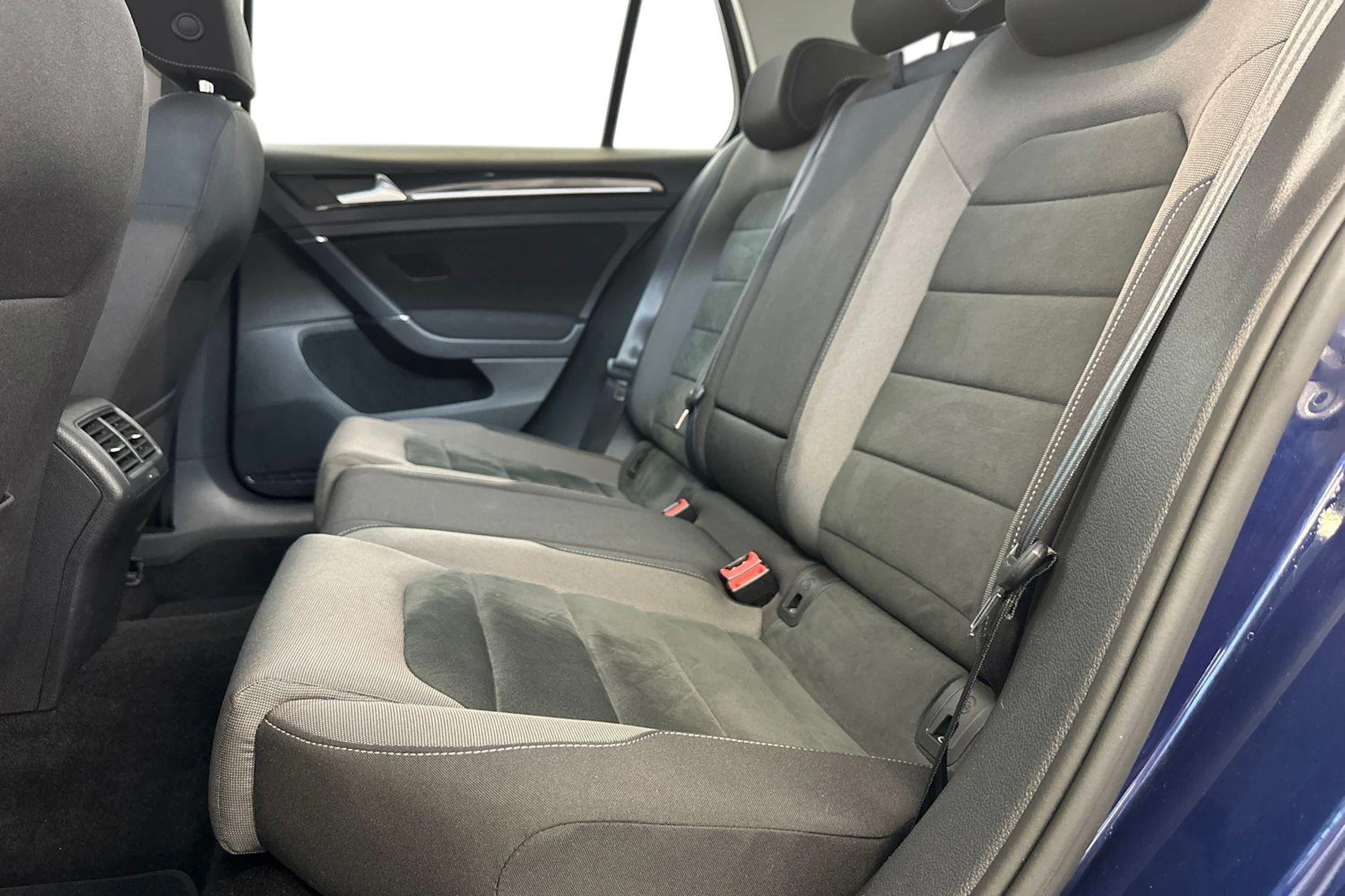 Sininen Volkswagen GOLF 2019 kuva 8.