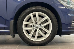 Sininen Volkswagen GOLF 2019 kuva 27.