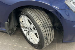 Sininen Volkswagen GOLF 2019 kuva 28.