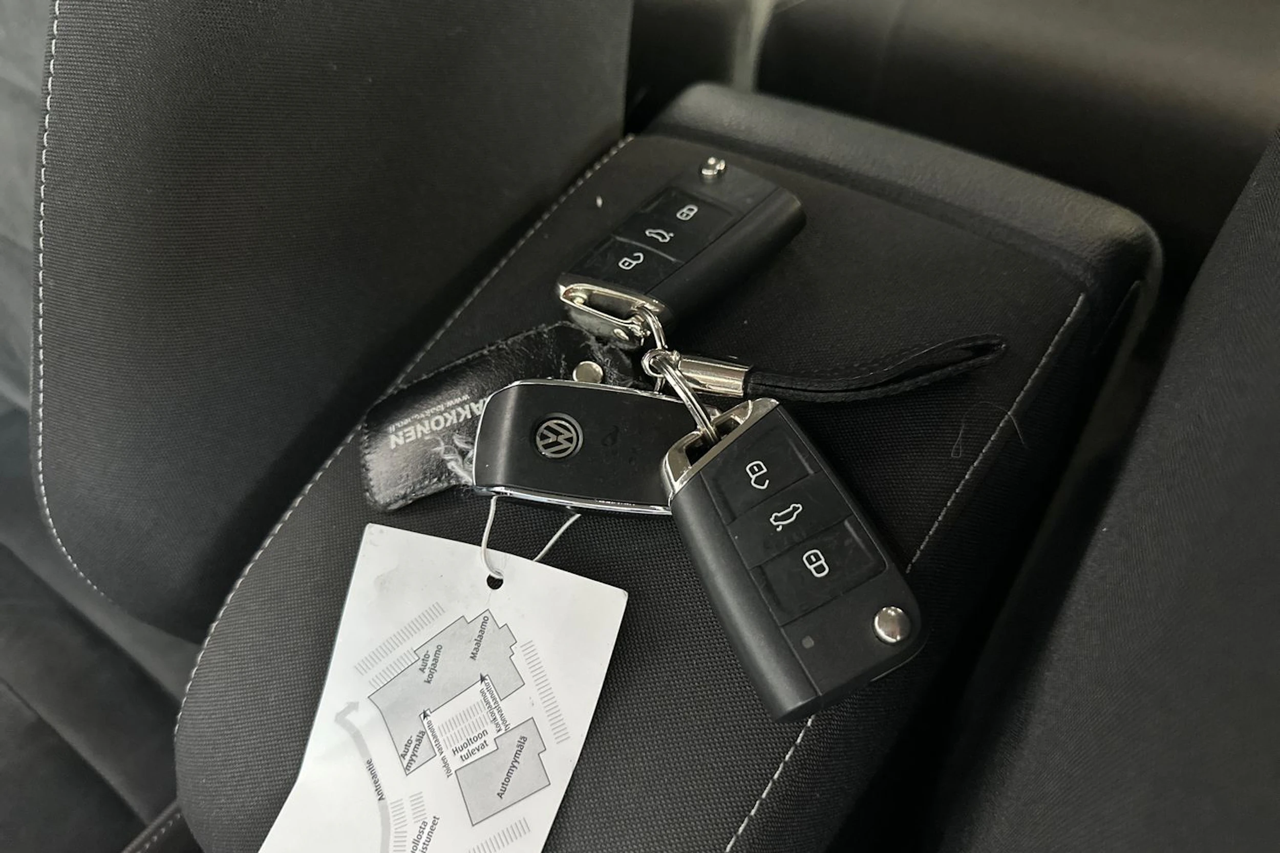 Sininen Volkswagen GOLF 2019 kuva 31.
