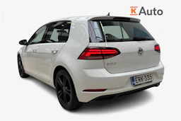 valkoinen Volkswagen Golf 2019 kuva 2.