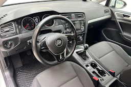 valkoinen Volkswagen Golf 2019 kuva 6.