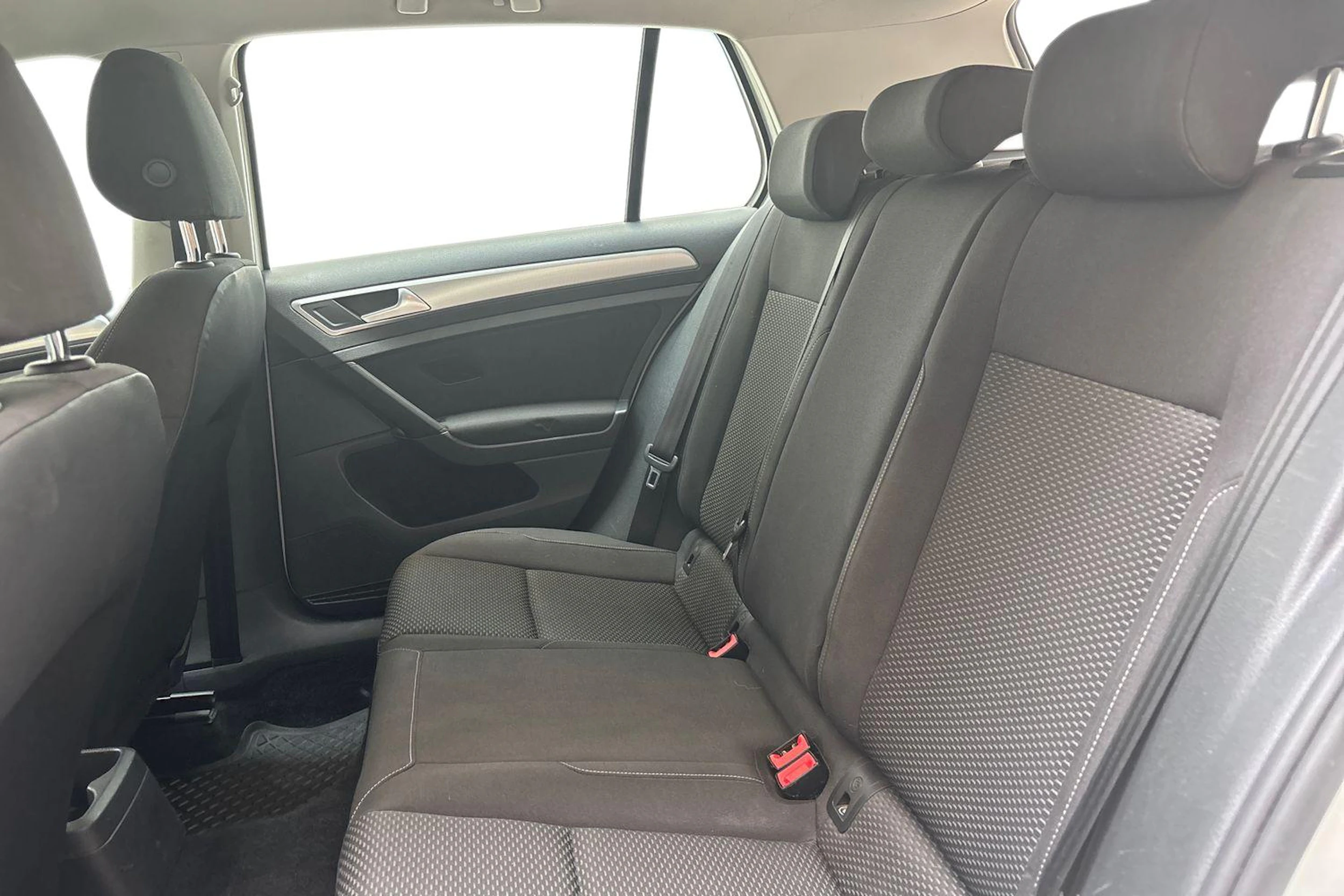 valkoinen Volkswagen Golf 2019 kuva 8.