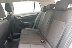 valkoinen Volkswagen Golf 2019 kuva 8.