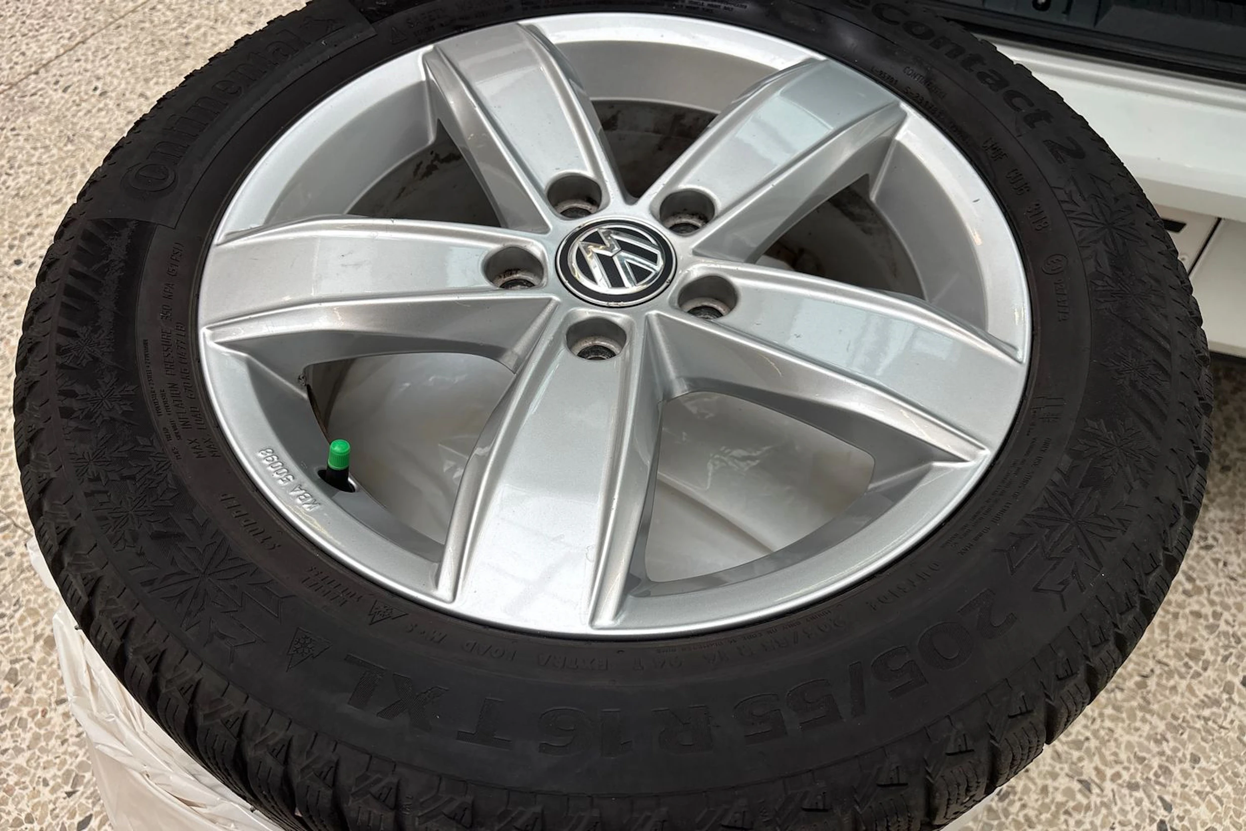 valkoinen Volkswagen Golf 2019 kuva 11.