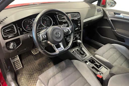 punainen Volkswagen Golf 2019 kuva 3.