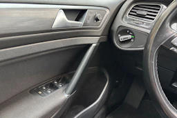 harmaa Volkswagen Golf 2019 kuva 18.